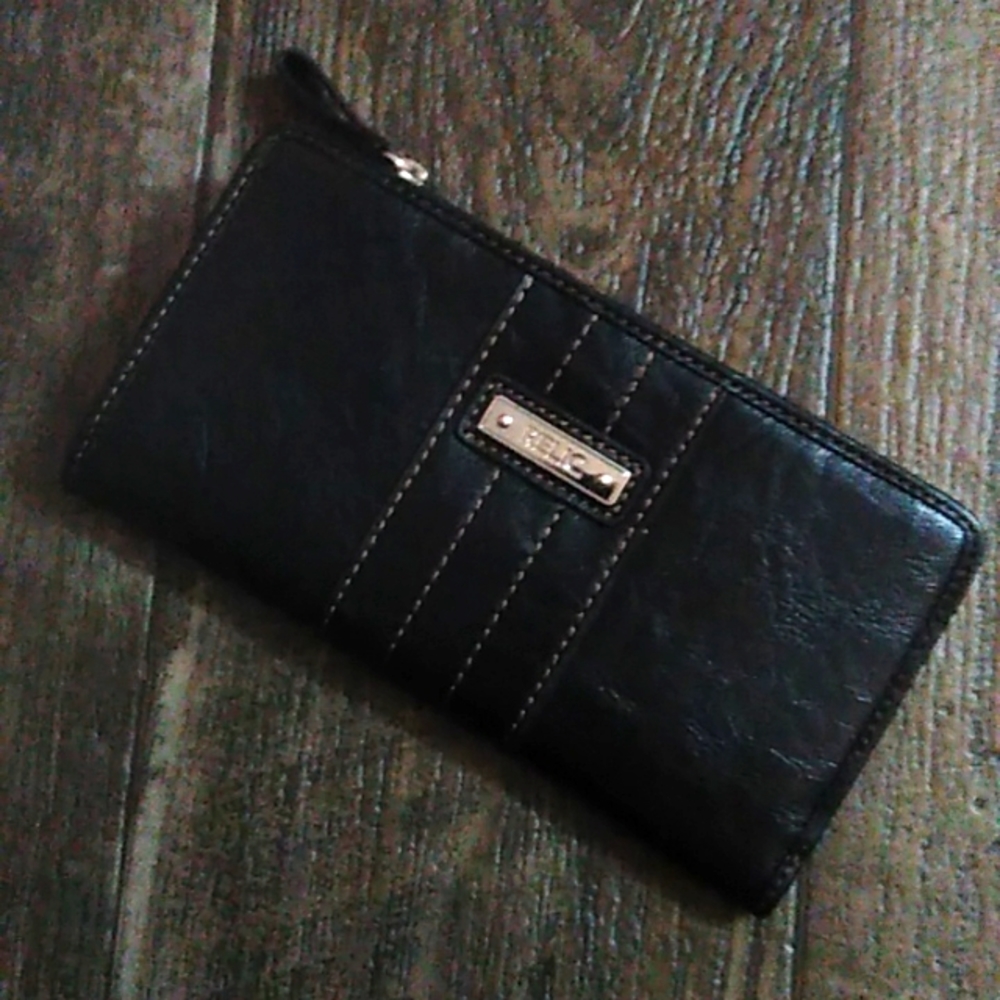 RELIC Heather Checkbook Pocketbook